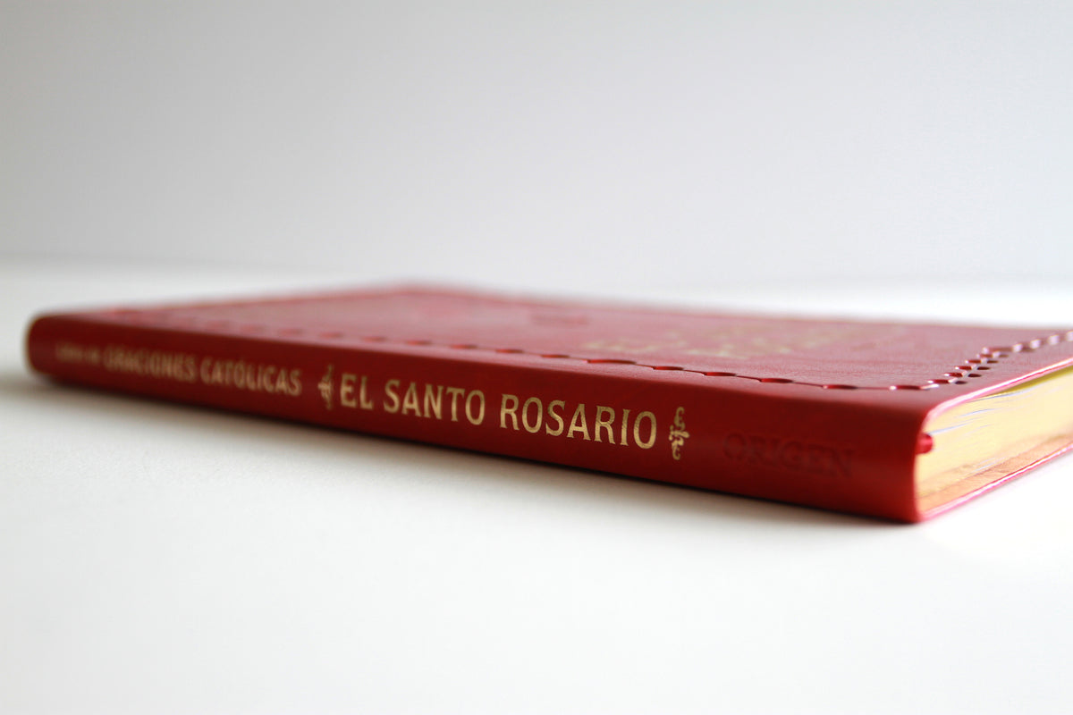 El Santo Rosario: Libro de oraciones católicas (edición de regalo) / Holy Rosary: Book of Catholic Prayers (Gift Edition) interior 4 (ISBN 9798890982322) [onix:7ca844c42f52f09d78349ce6219b721f]