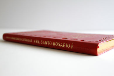 El Santo Rosario: Libro de oraciones católicas (edición de regalo) / Holy Rosary: Book of Catholic Prayers (Gift Edition) interior 4 (ISBN 9798890982322) [onix:7ca844c42f52f09d78349ce6219b721f]