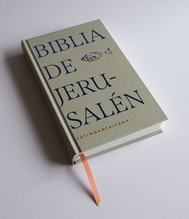 Biblia Católica Biblia de Jerusalén Latinoamericana, tapa dura, edición clásica marrón arena / Spanish Jerusalem Bible, Latin American Edition, Hardcover, interior 3 (ISBN 9798890984265) [onix:43686e54426944027f7c004cf5cac625]