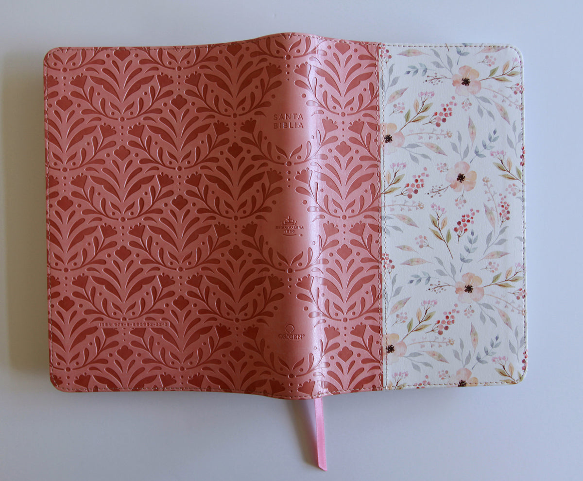 Biblia RVR 1960 Letra gigante, símil piel rosada con flores (Edición cantos pintados / Spanish Bible RVR 1960 Giant Print Handy Size Leathersoft Pink floral interior 2 (ISBN 9798890982223) [onix:5292b0e1ae5ec928884ed7b1facec168]