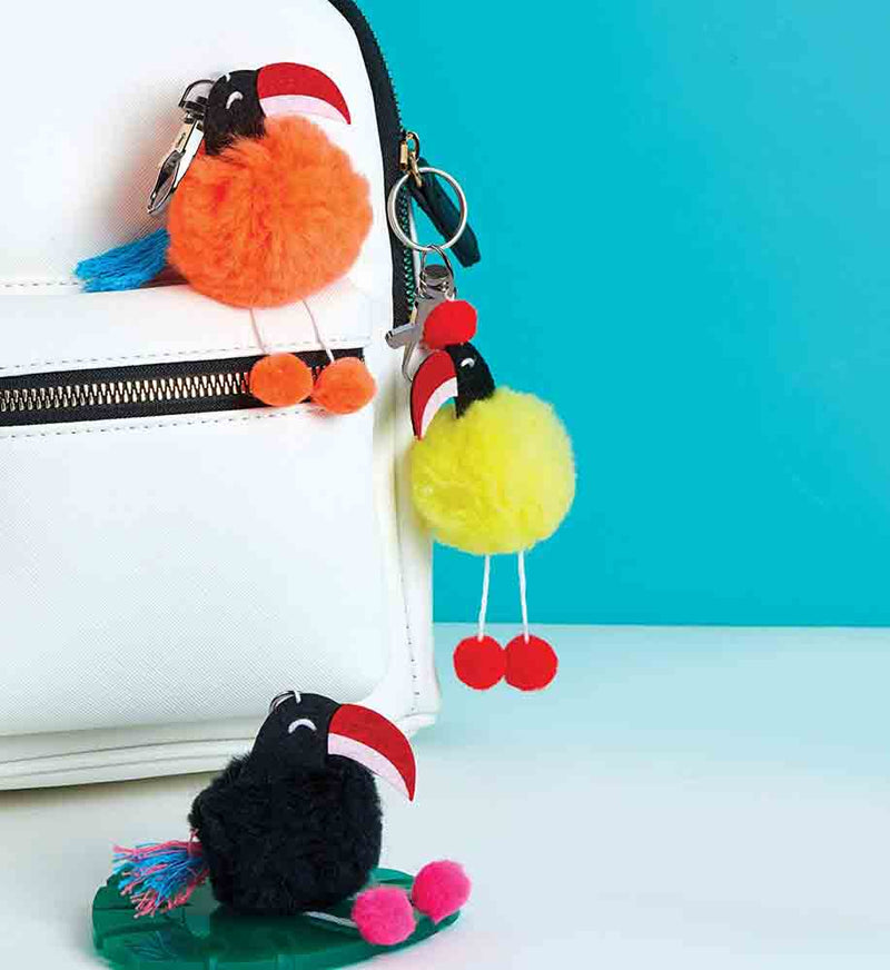 Klutz Pom-Pom Backpack Clips Craft Kit - 買書書 BuyBookBook