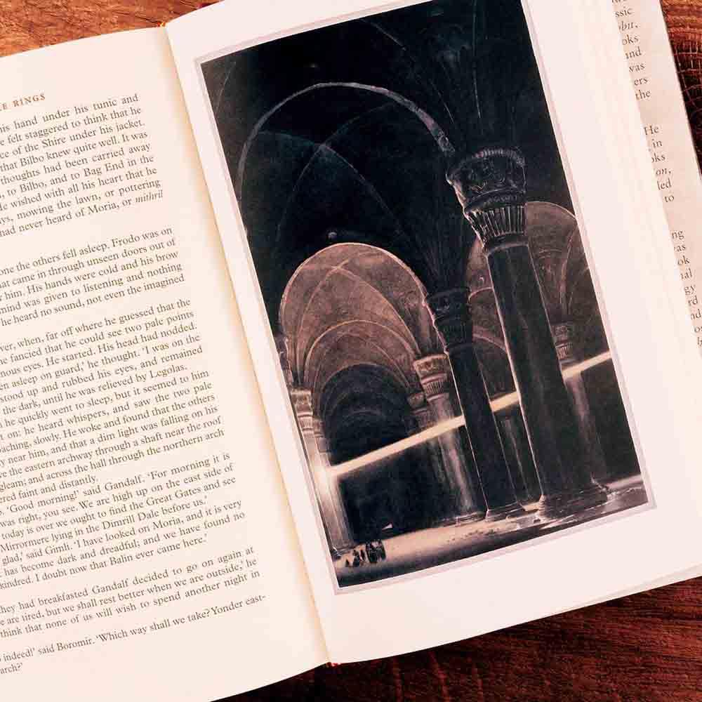 Lord of the Rings, The #01 - The Fellowship of the Ring (Illustrated) (Hardback) (J. R. R. Tolkien) Harpercollins (UK)