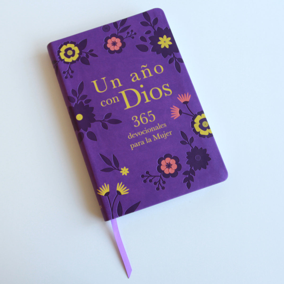 Un año con Dios: 365 devocionales para la mujer / A Year with God. Purple Leathersoft: 365 Devotions for Women interior 4 (ISBN 9798890981691) [onix:4efdb08300c7e05e5acdfa236ab0ea2a]