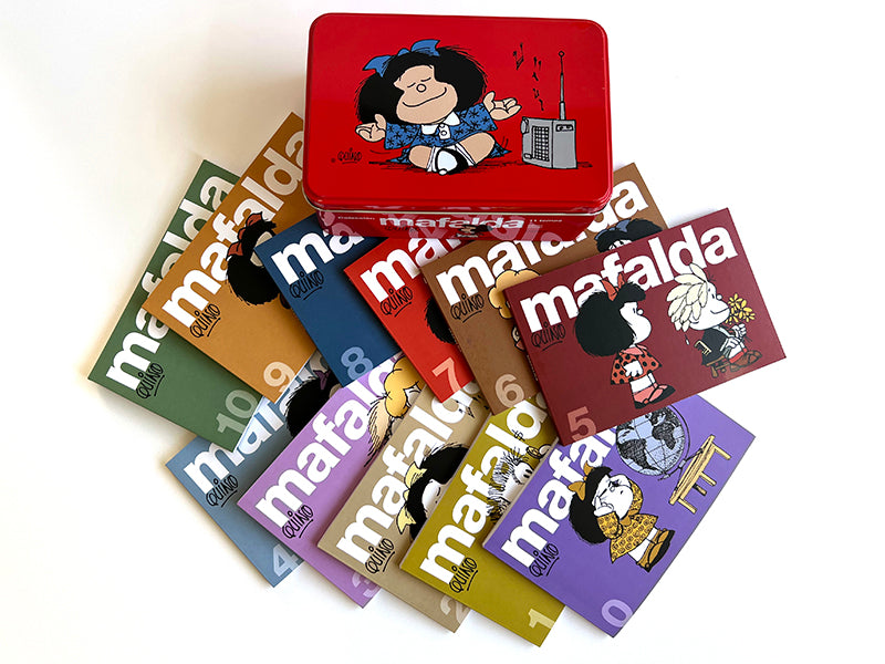 11 tomos de MAFALDA en una lata roja (Edición limitada) / 11 Mafalda's titles in a red can (Limited Edition) interior 2 (ISBN 9788426424297) [onix:00b55c75e5669218f8d93cdd2b2cd36f]