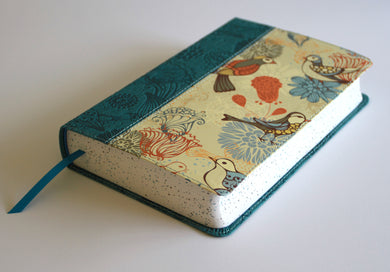 Biblia RVR 1960 Letra gigante, símil azul con Pájaros(Edición cantos pintados) / Spanish Bible RVR 1960 Giant Print Handy Size Leathersoft Light Blue interior 3 (ISBN 9798890982261) [onix:55454119b5909c7759d162b8126cb49a]