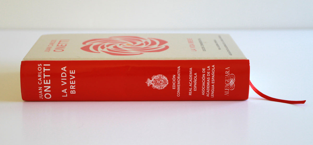 La vida breve (Edición conmemorativa de la RAE y la ASALE) / A Brief Life interior 2 (ISBN 9788420477626) [onix:a0234fdb66317f175ae6af2c963384a4]