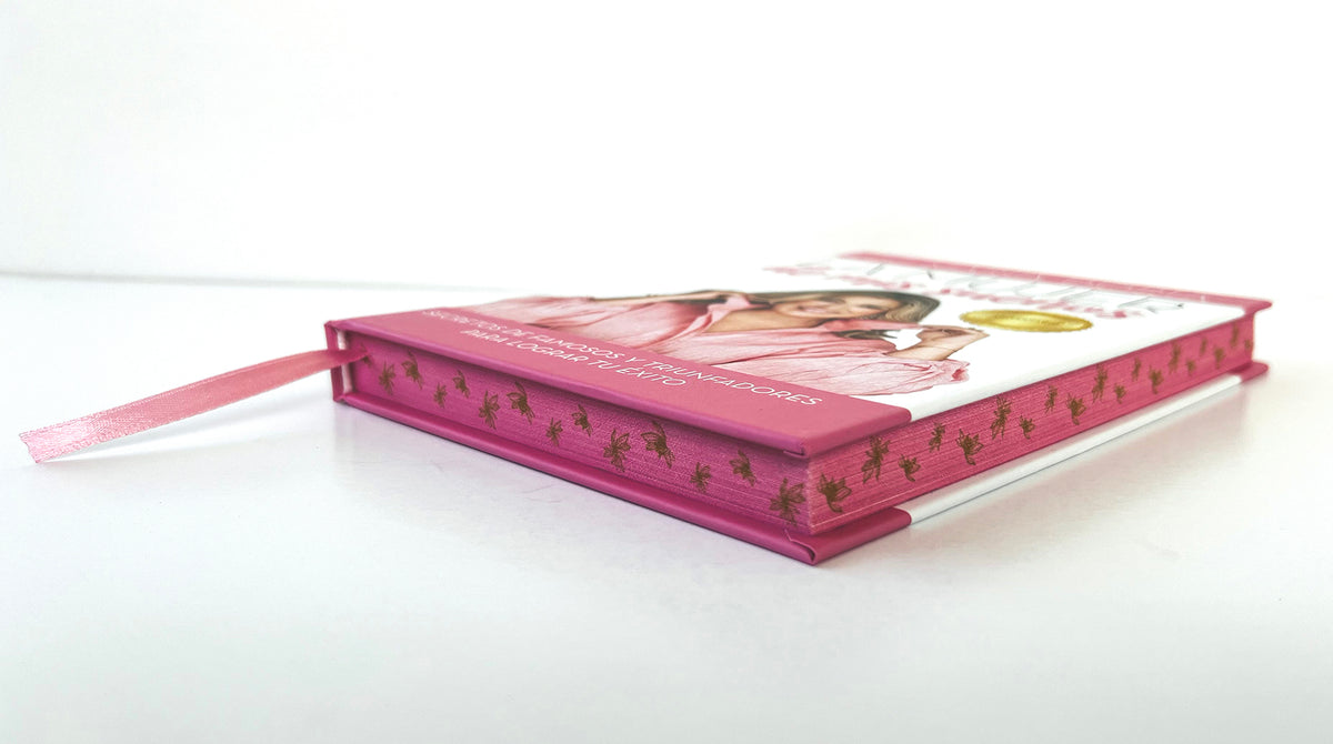 La mujer de mis sueños. Edición 10º aniversario con cantos pintados / The Woman of My Dreams 10th Anniversary, Sprayed Edges Edition interior 2 (ISBN 9798890986368) [onix:0b4d6543587d5a0804fdb40d1d9d38d4]