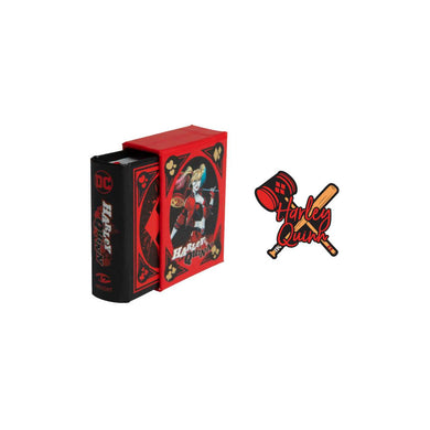 DC Comics: Harley Quinn Tiny Book and Pin Set interior 1 (ISBN 9798886639223) [onix-asset:fbe8e6d2a9b9e9090d05f1c163872bececab85344b614649d91177d75bf365b0]