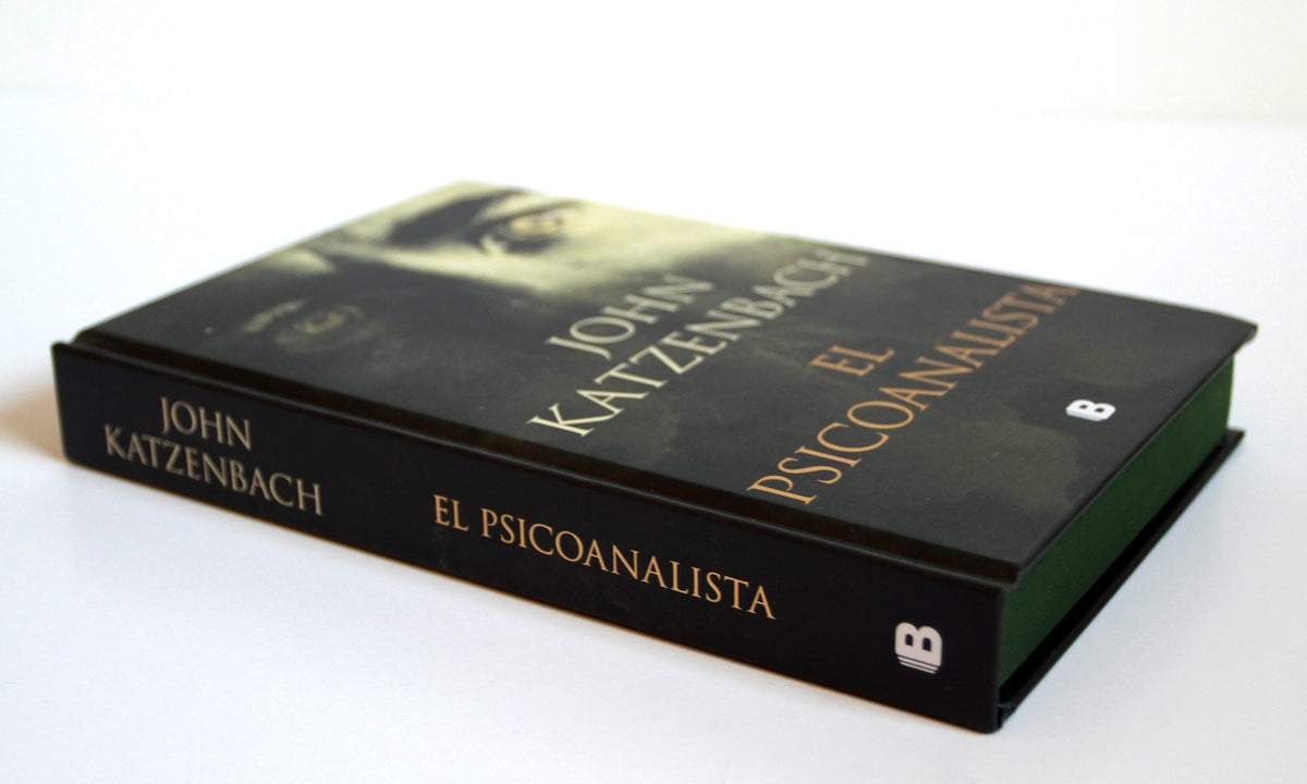 El psicoanalista (Edición cantos pintados) / The Analyst ( Sprayed Edges Edition) interior 1 (ISBN 9786073861298) [onix:49261b54daf03dd423d178b84069929a]