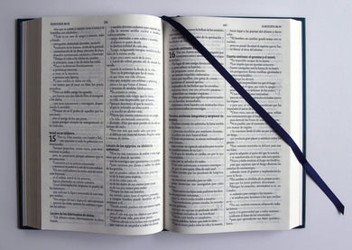 Biblia Católica Biblia de Jerusalén Latinoamericana, tapa dura azul / Spanish Jerusalem Bible, Latinamerican Edition, Hardcover Blue interior 3 (ISBN 9798890984258) [onix:39a0898a0b9009a5403ed933eacdc404]