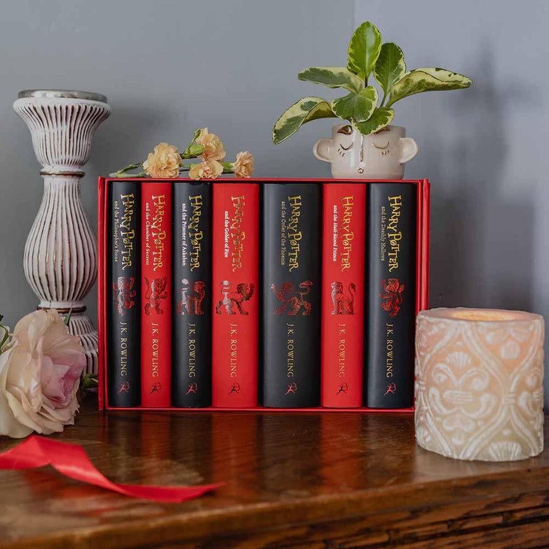 Harry Potter Gryffindor House Editions Box Set (7 Books) (J.K. Rowling) - 買書書 BuyBookBook