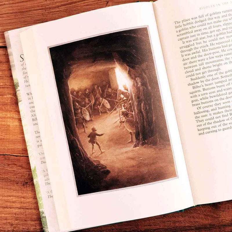 Hobbit, The (Illustrated Edition) (Hardback) (J. R. R. Tolkien) Harpercollins (UK)